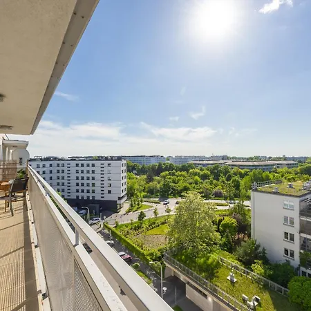 Luxury Three Bedroom With Parking & Balcony In Mokotow By Renters Prestige 바르샤바