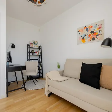 아파트 Luxury Three Bedroom With Parking & Balcony In Mokotow By Renters Prestige *