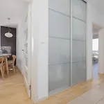 Luxury Three Bedroom With Parking & Balcony In Mokotow By Renters Prestige דירה