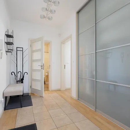 Luxury Three Bedroom With Parking & Balcony In Mokotow By Renters Prestige * ワルシャワ