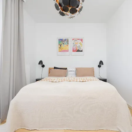 Luxury Three Bedroom With Parking & Balcony In Mokotow By Renters Prestige アパート *