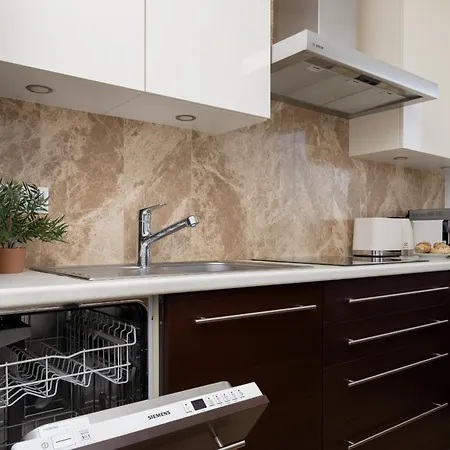 Luxury Four Bedroom With Parking&balcony In Mokotów By Renters Prestige Varsovia